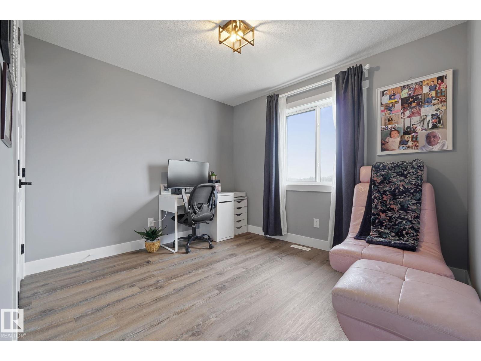 Photo 46 of 5262 47 Av, Calmar AB