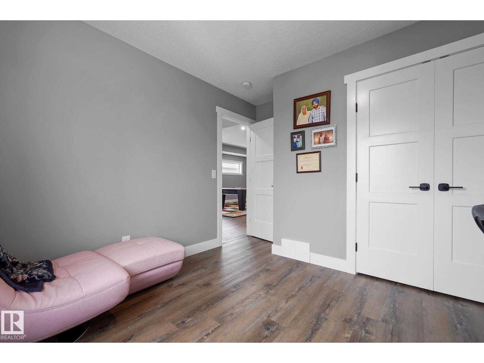 Photo 67 of 5262 47 Av, Calmar AB