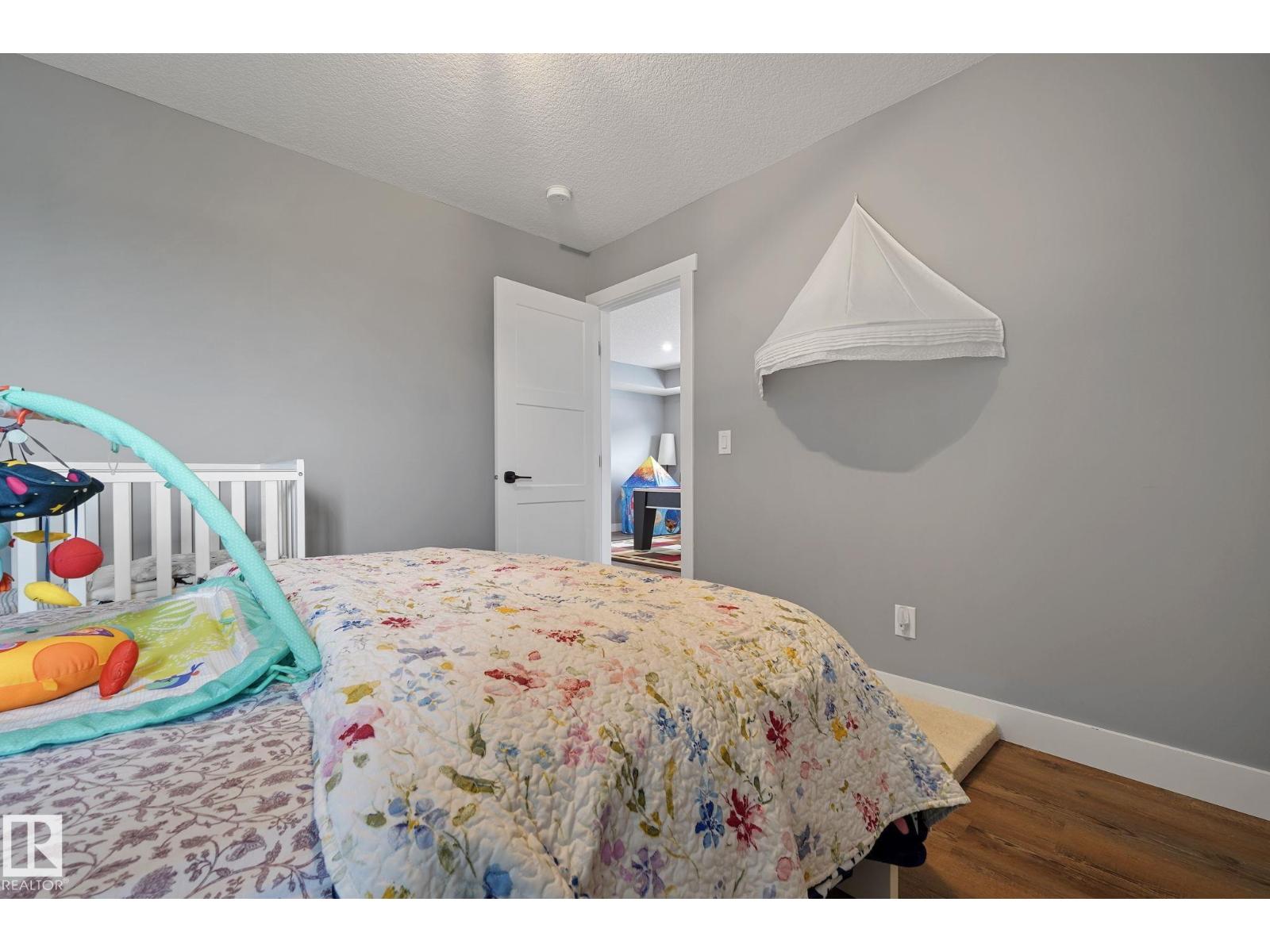 Photo 22 of 5262 47 Av, Calmar AB