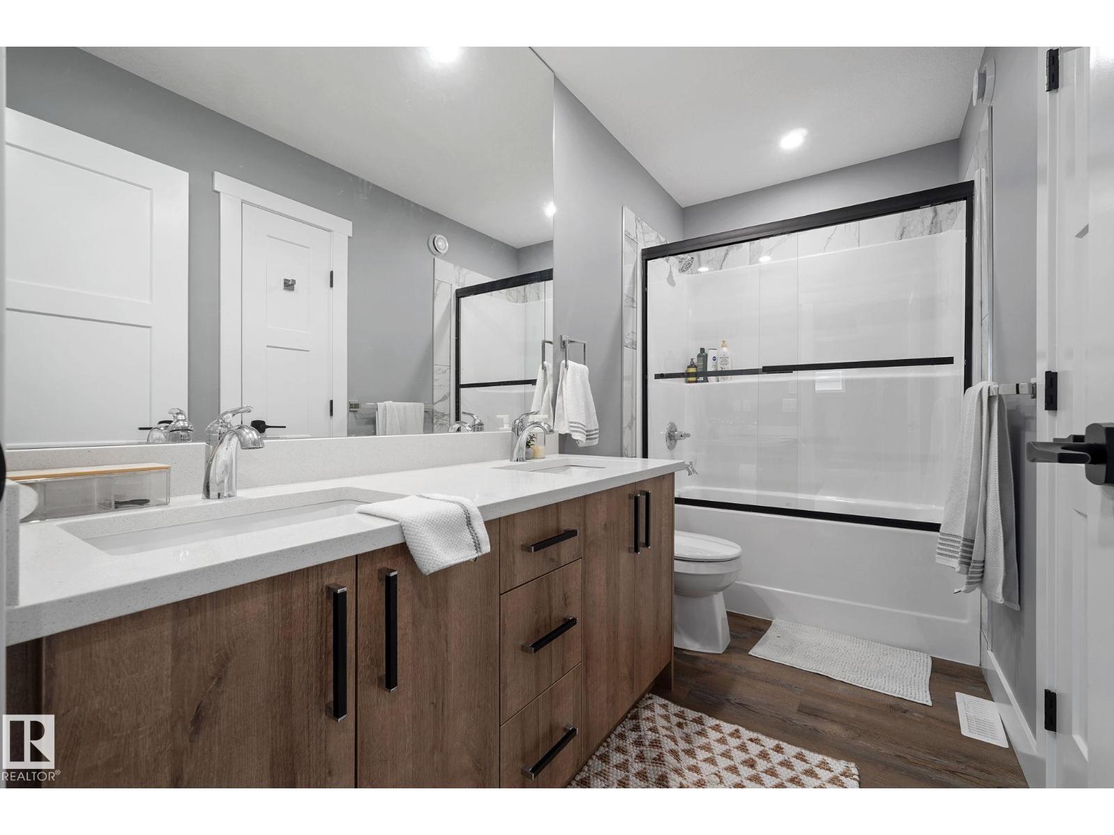 Photo 17 of 5262 47 Av, Calmar AB