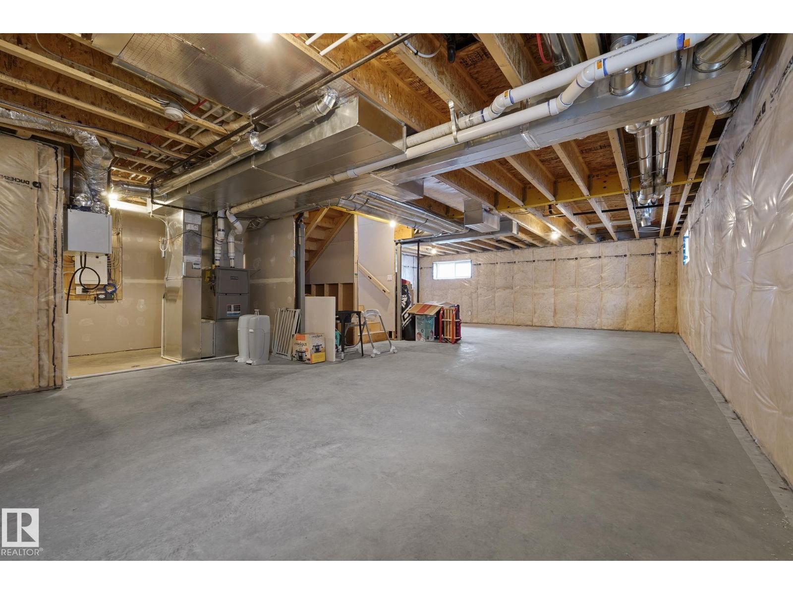 Photo 24 of 5262 47 Av, Calmar AB