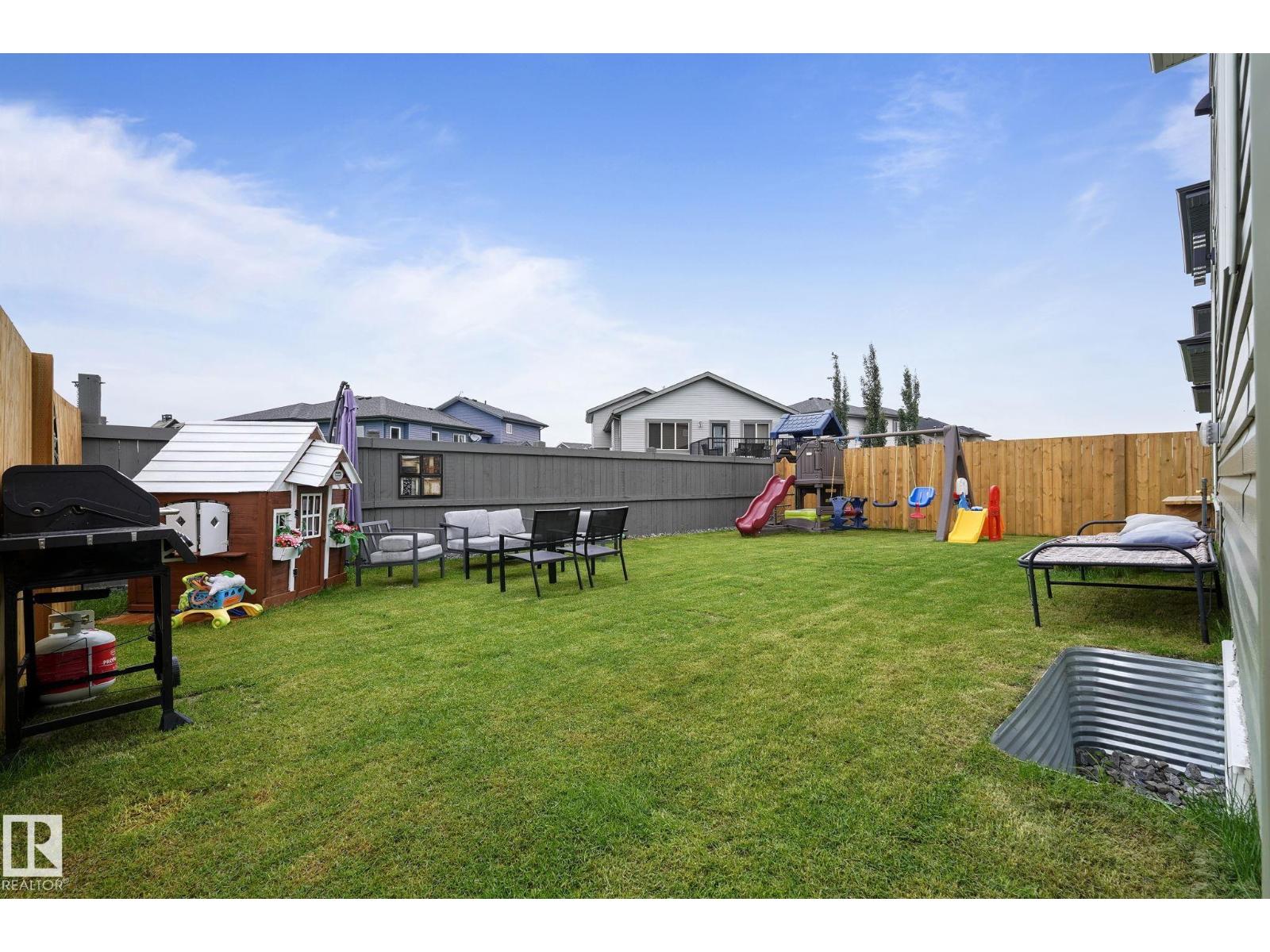 Photo 29 of 5262 47 Av, Calmar AB