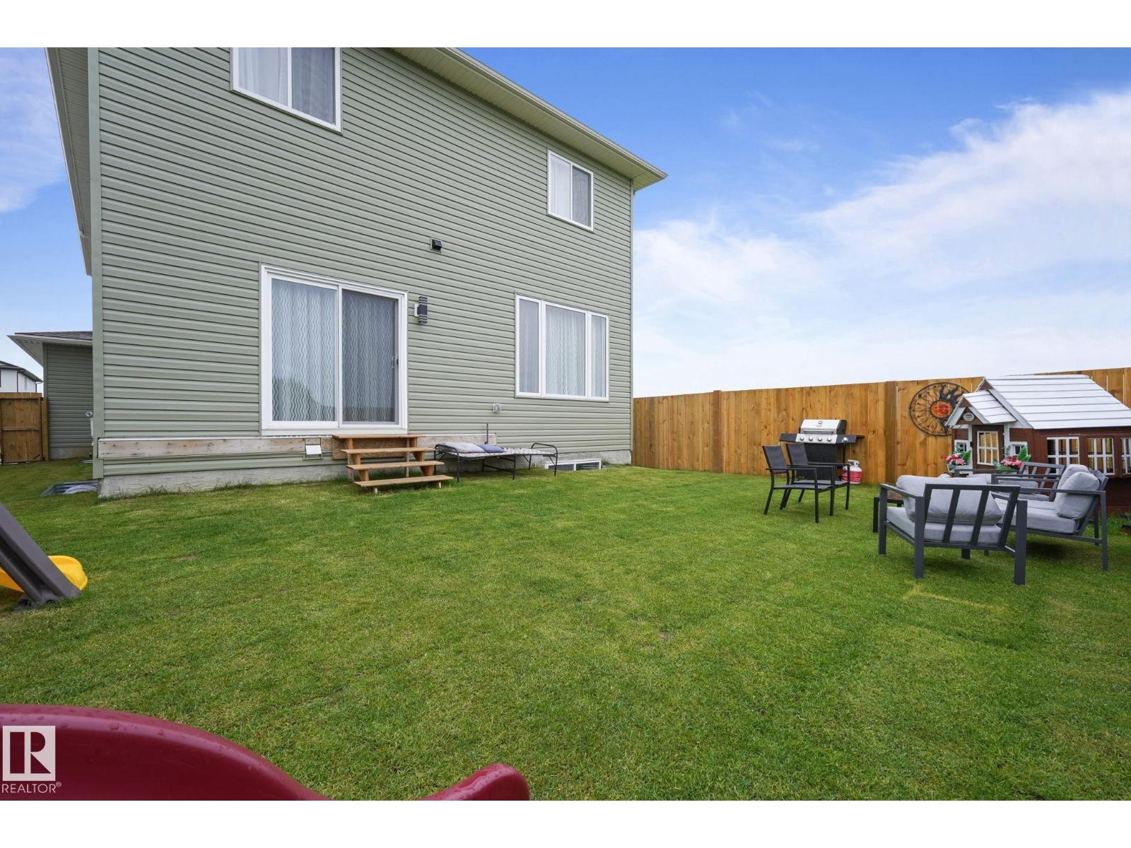 Photo 38 of 5262 47 Av, Calmar AB