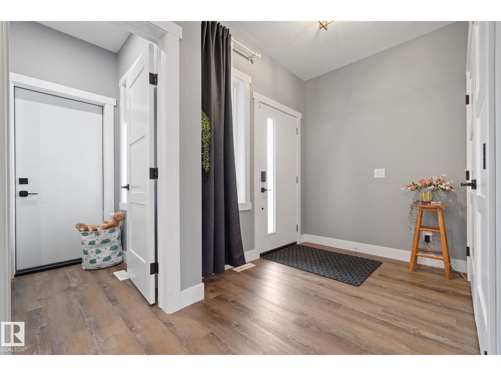 Photo 58 of 5262 47 Av, Calmar AB