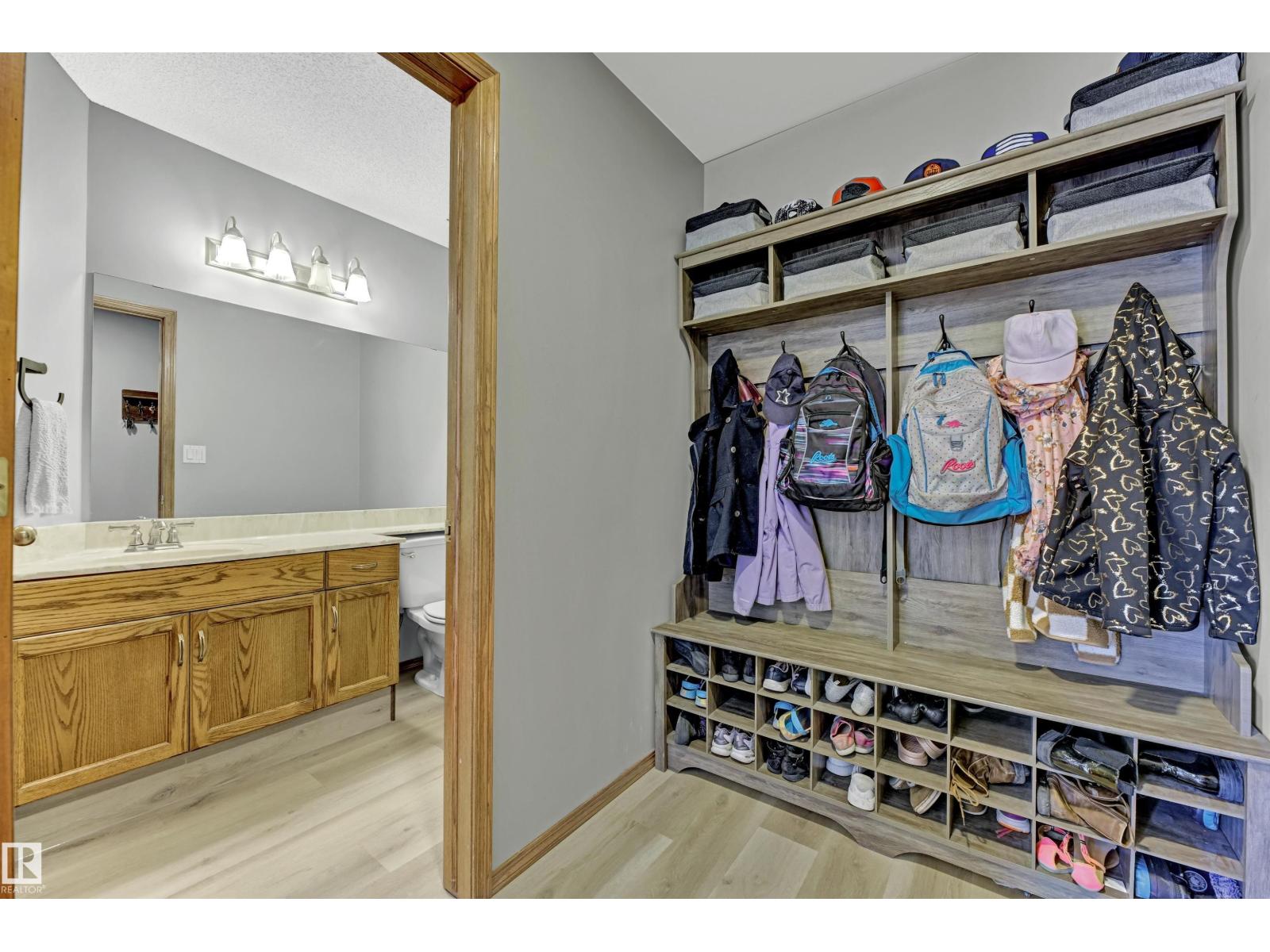 Photo 17 of 15240 59 A St Nw, Edmonton AB