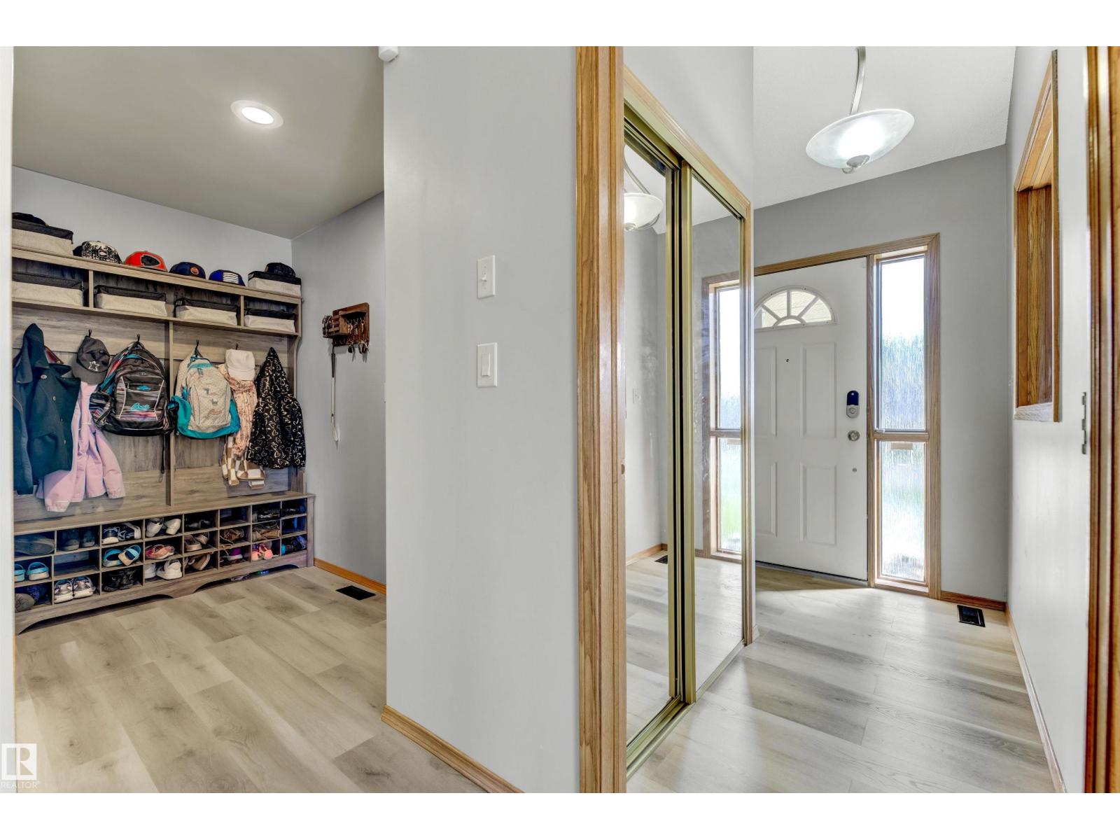 Photo 18 of 15240 59 A St Nw, Edmonton AB