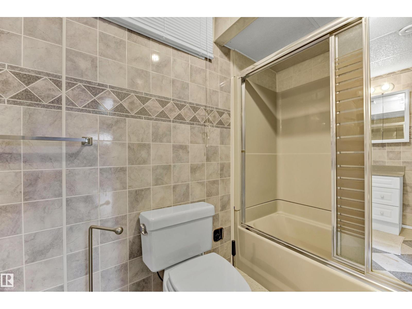 Photo 33 of 15240 59 A St Nw, Edmonton AB