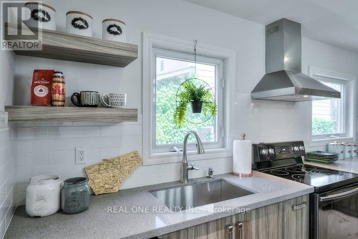 Photo 11 of 25 Tumbleweed Road, Toronto ON