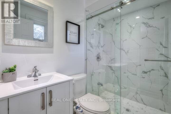 Photo 18 of 25 Tumbleweed Road, Toronto ON