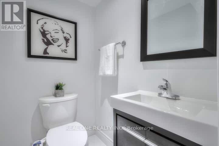 Photo 19 of 25 Tumbleweed Road, Toronto ON