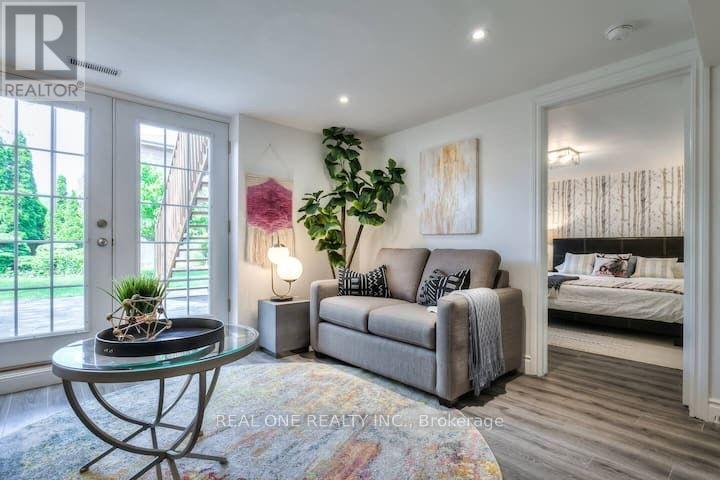 Photo 21 of 25 Tumbleweed Road, Toronto ON