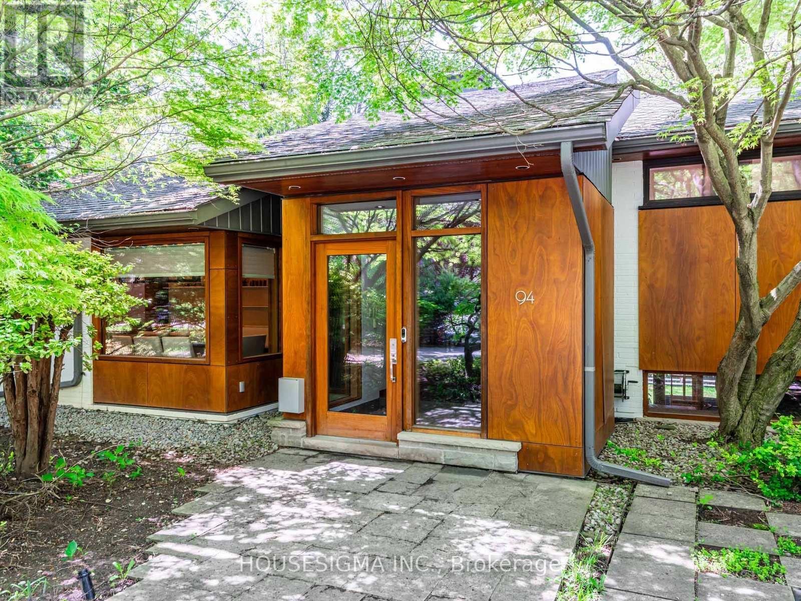 Photo 1 of 94 Laurentide Drive, Toronto ON