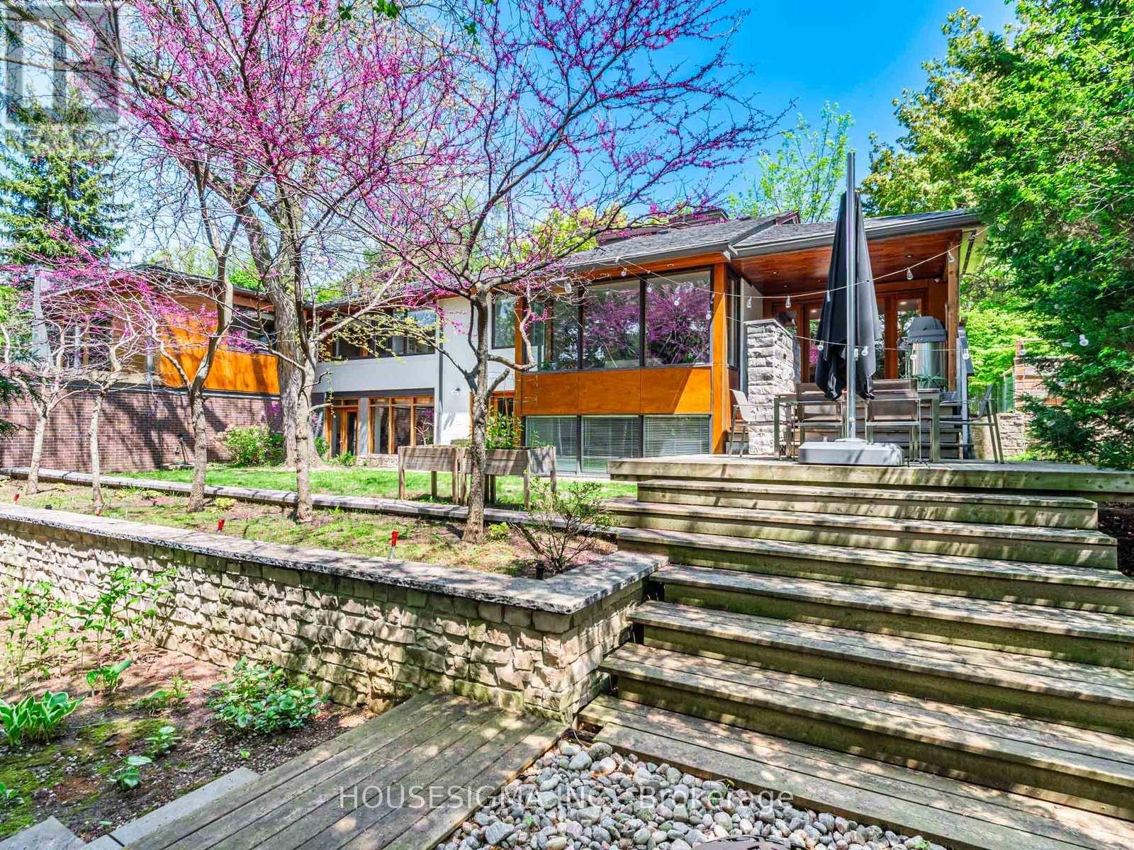 Photo 29 of 94 Laurentide Drive, Toronto ON