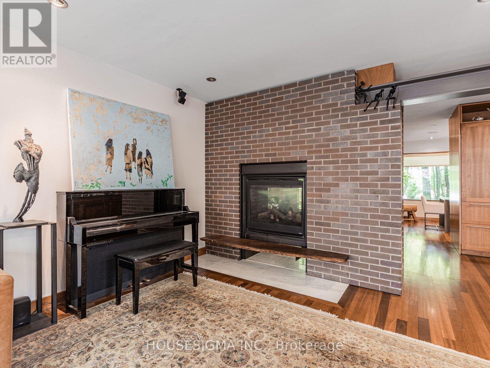Photo 4 of 94 Laurentide Drive, Toronto ON