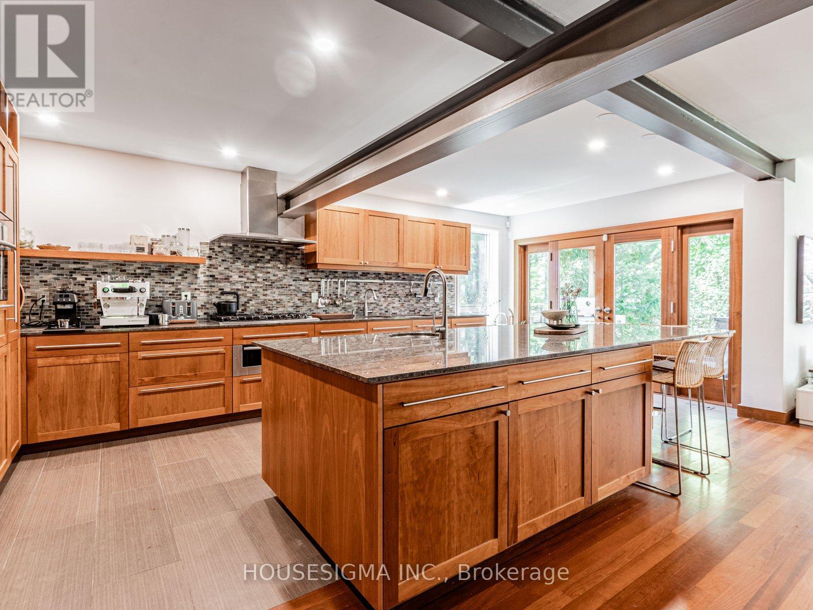 Photo 6 of 94 Laurentide Drive, Toronto ON