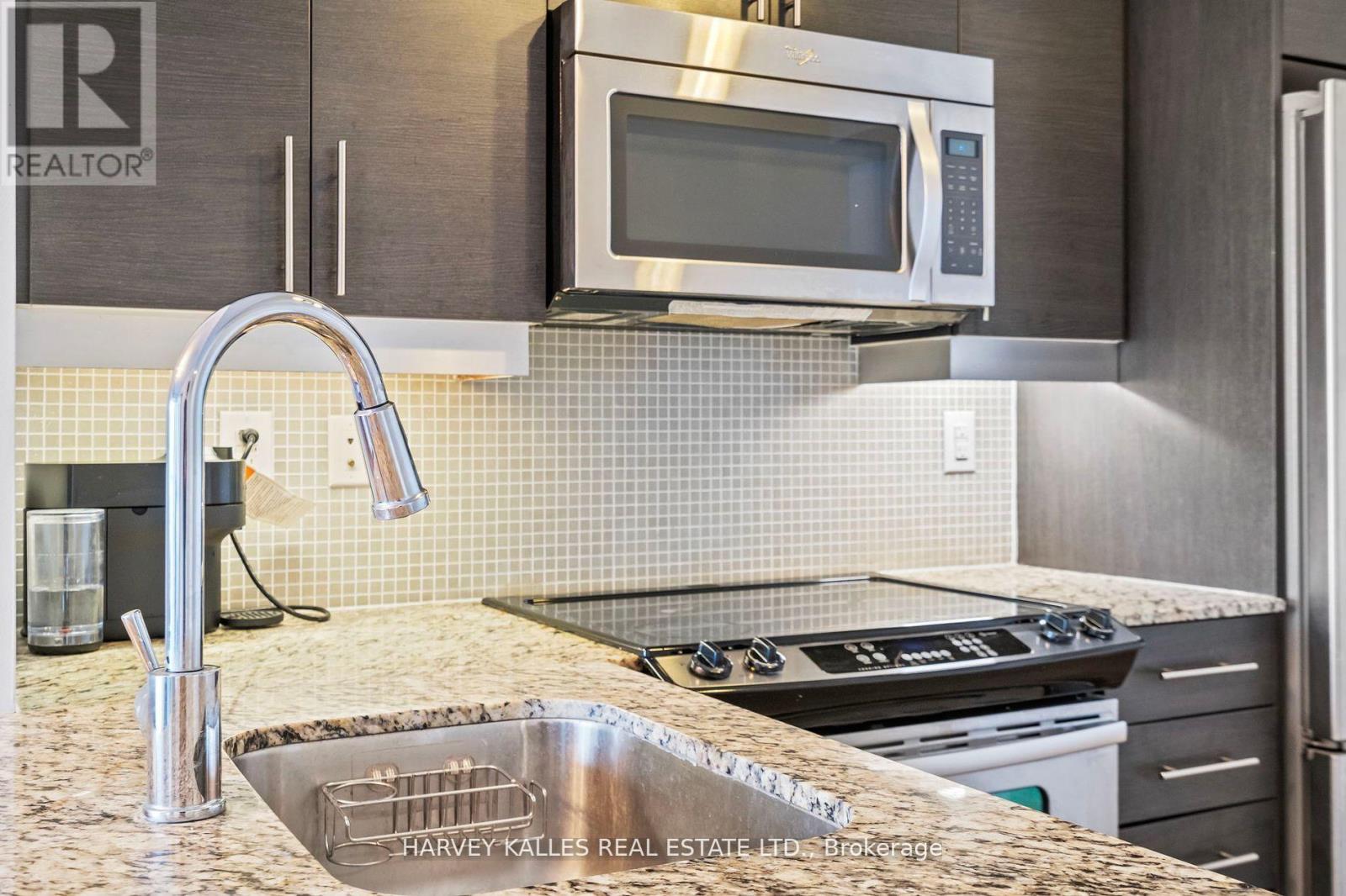 Photo 10 of 1316 125 Western Battery Road, Toronto ON