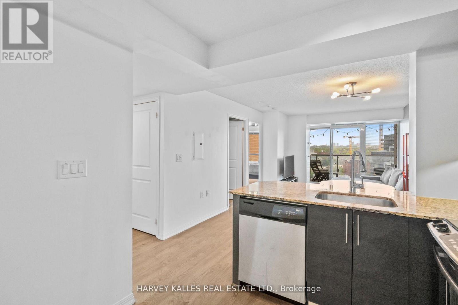 Photo 5 of 1316 125 Western Battery Road, Toronto ON