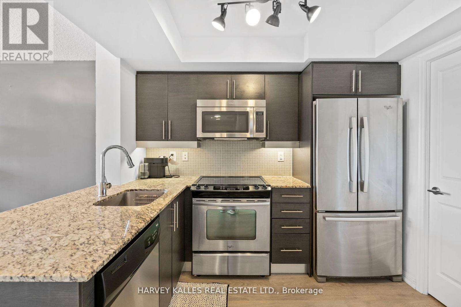 Photo 9 of 1316 125 Western Battery Road, Toronto ON