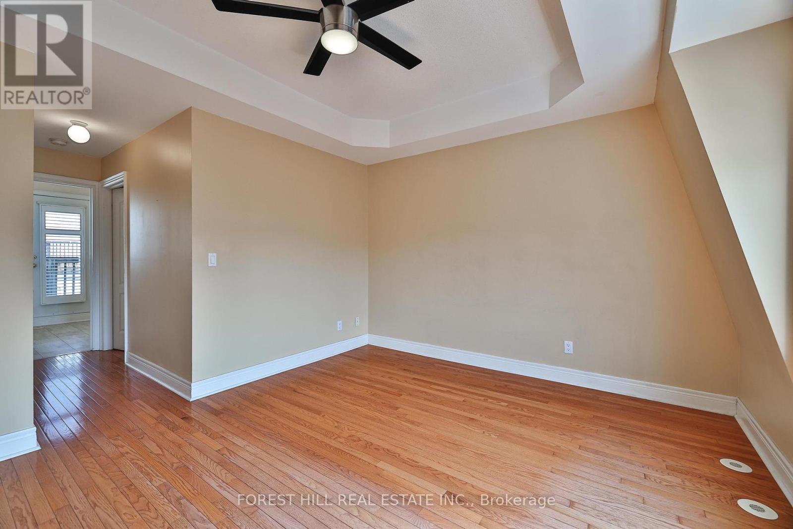 Photo 13 of 1376 Eglinton Avenue W, Toronto ON