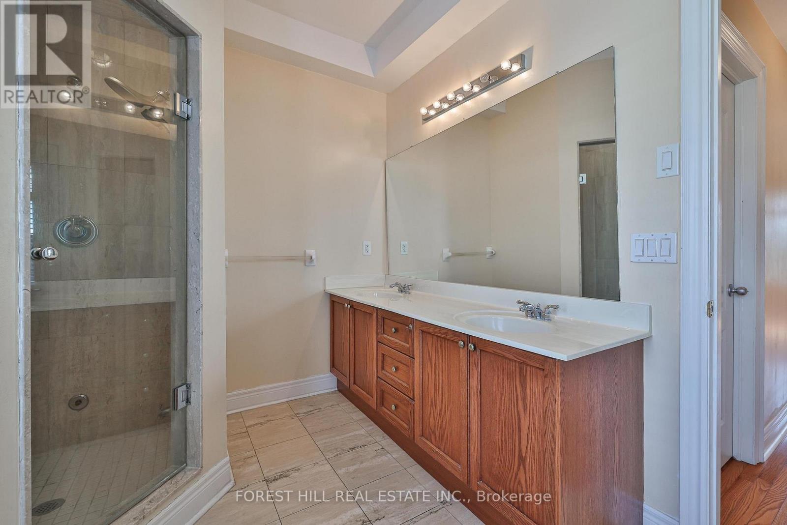 Photo 14 of 1376 Eglinton Avenue W, Toronto ON