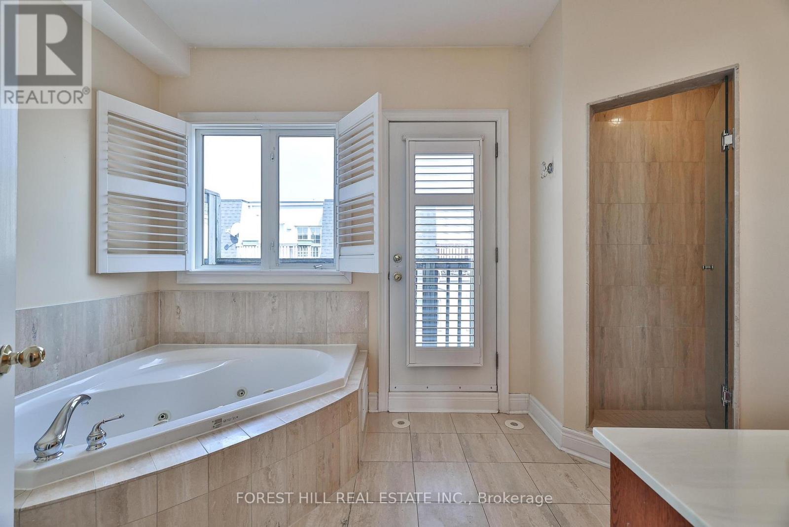 Photo 16 of 1376 Eglinton Avenue W, Toronto ON