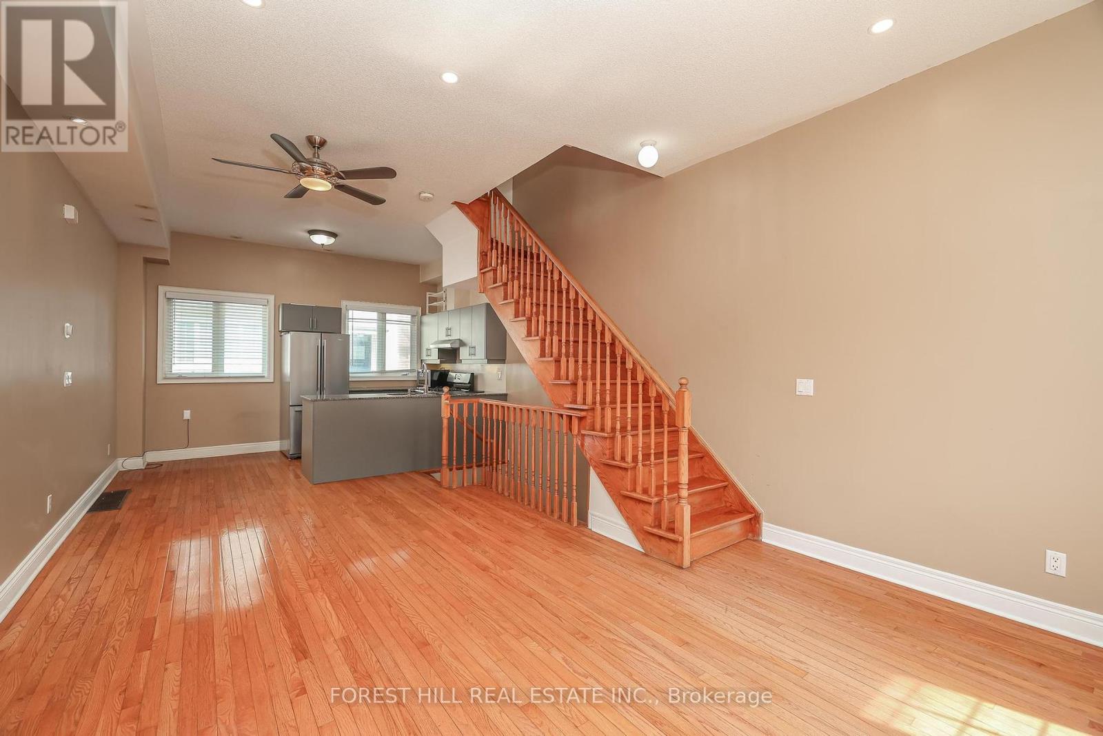 Photo 3 of 1376 Eglinton Avenue W, Toronto ON