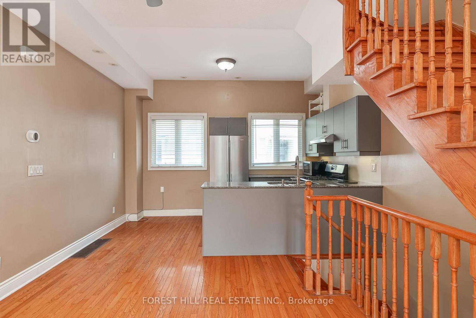 Photo 4 of 1376 Eglinton Avenue W, Toronto ON