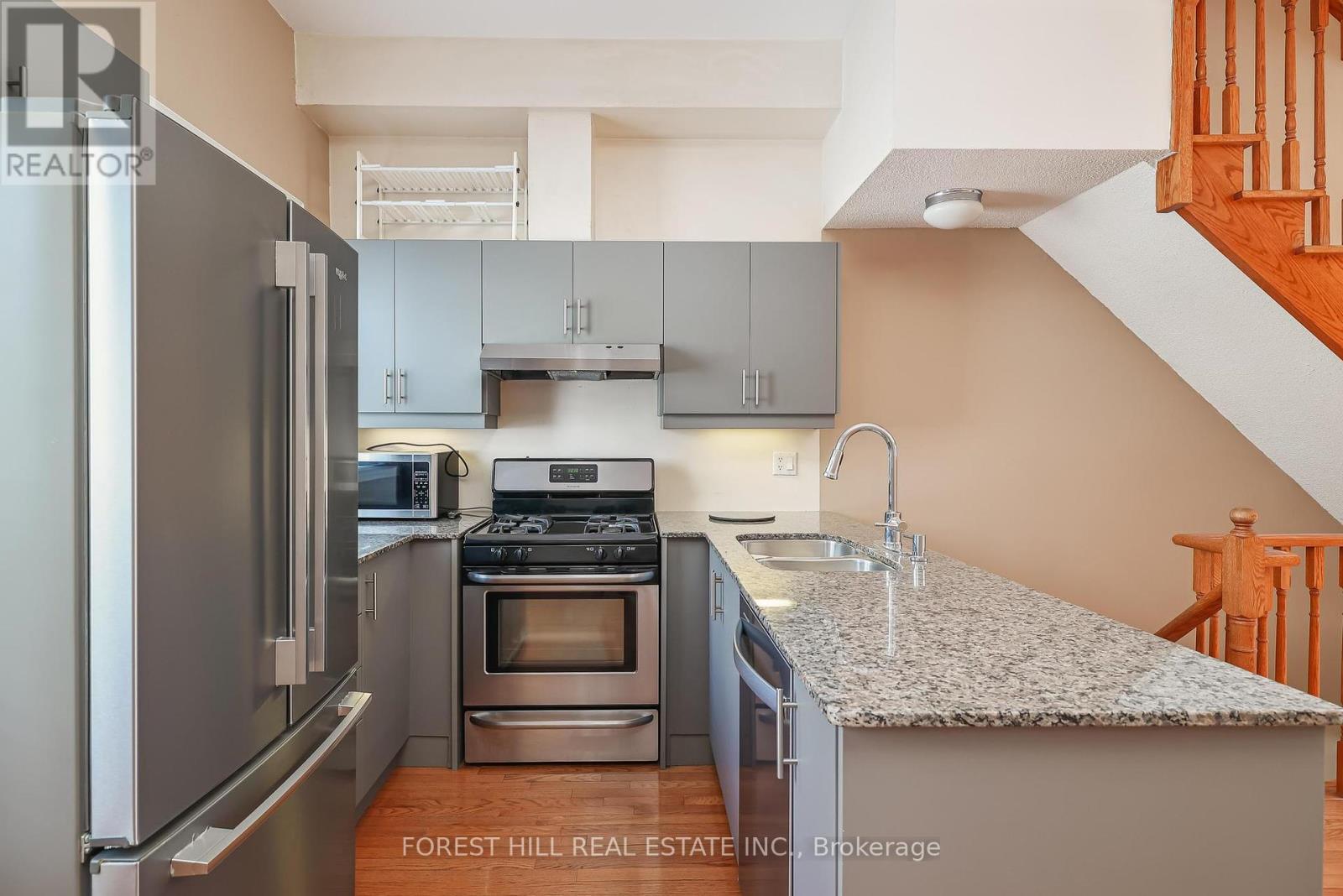 Photo 6 of 1376 Eglinton Avenue W, Toronto ON