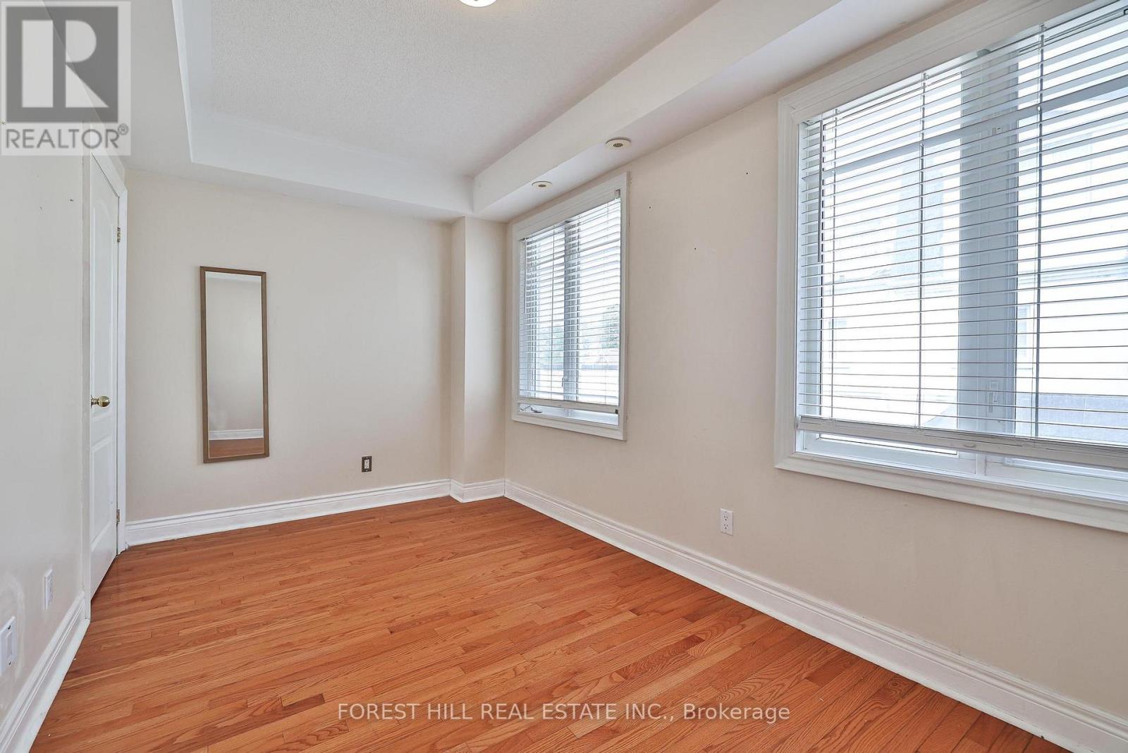 Photo 7 of 1376 Eglinton Avenue W, Toronto ON