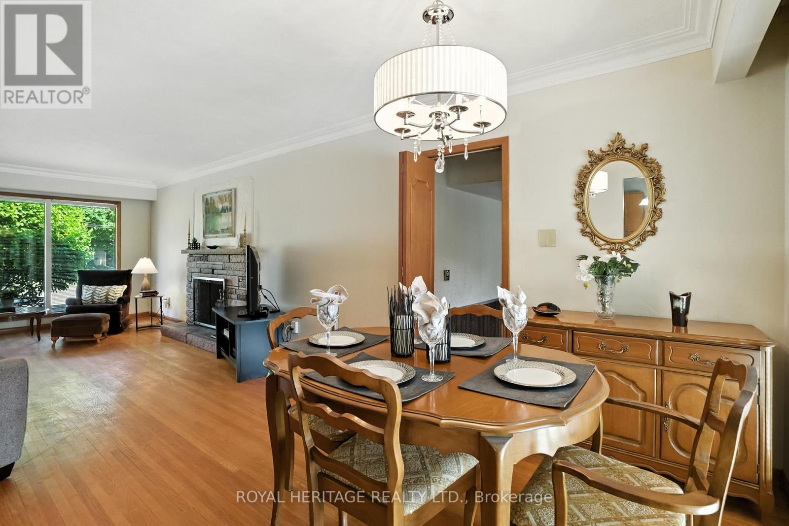 Photo 13 of 186 Meadow Road N, Whitby ON