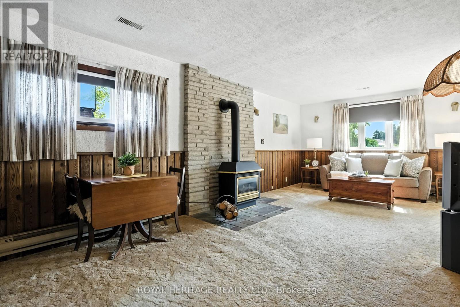 Photo 20 of 186 Meadow Road N, Whitby ON
