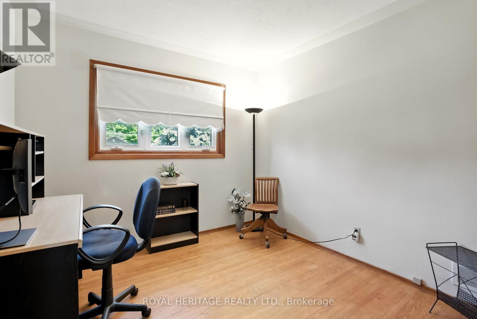 Photo 25 of 186 Meadow Road N, Whitby ON
