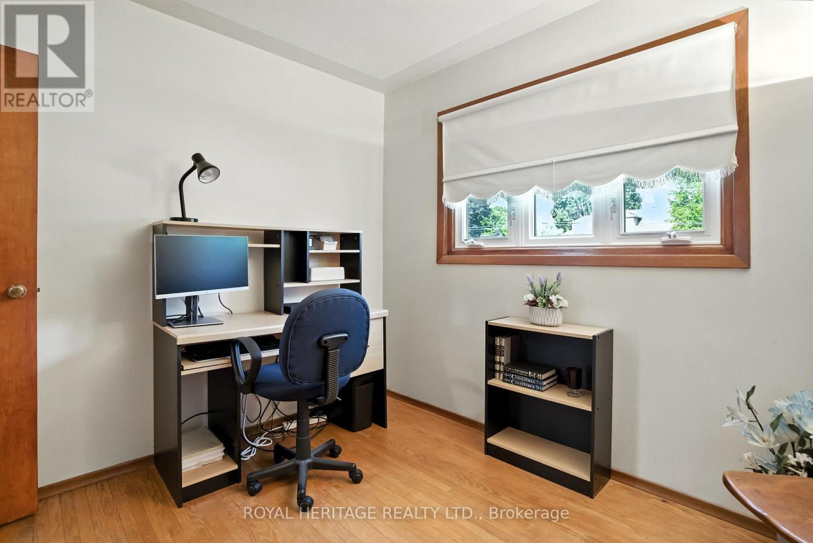 Photo 26 of 186 Meadow Road N, Whitby ON