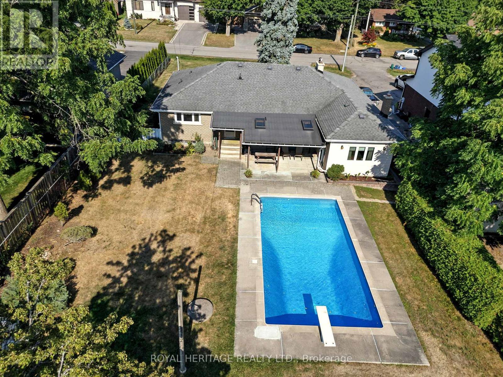Photo 43 of 186 Meadow Road N, Whitby ON