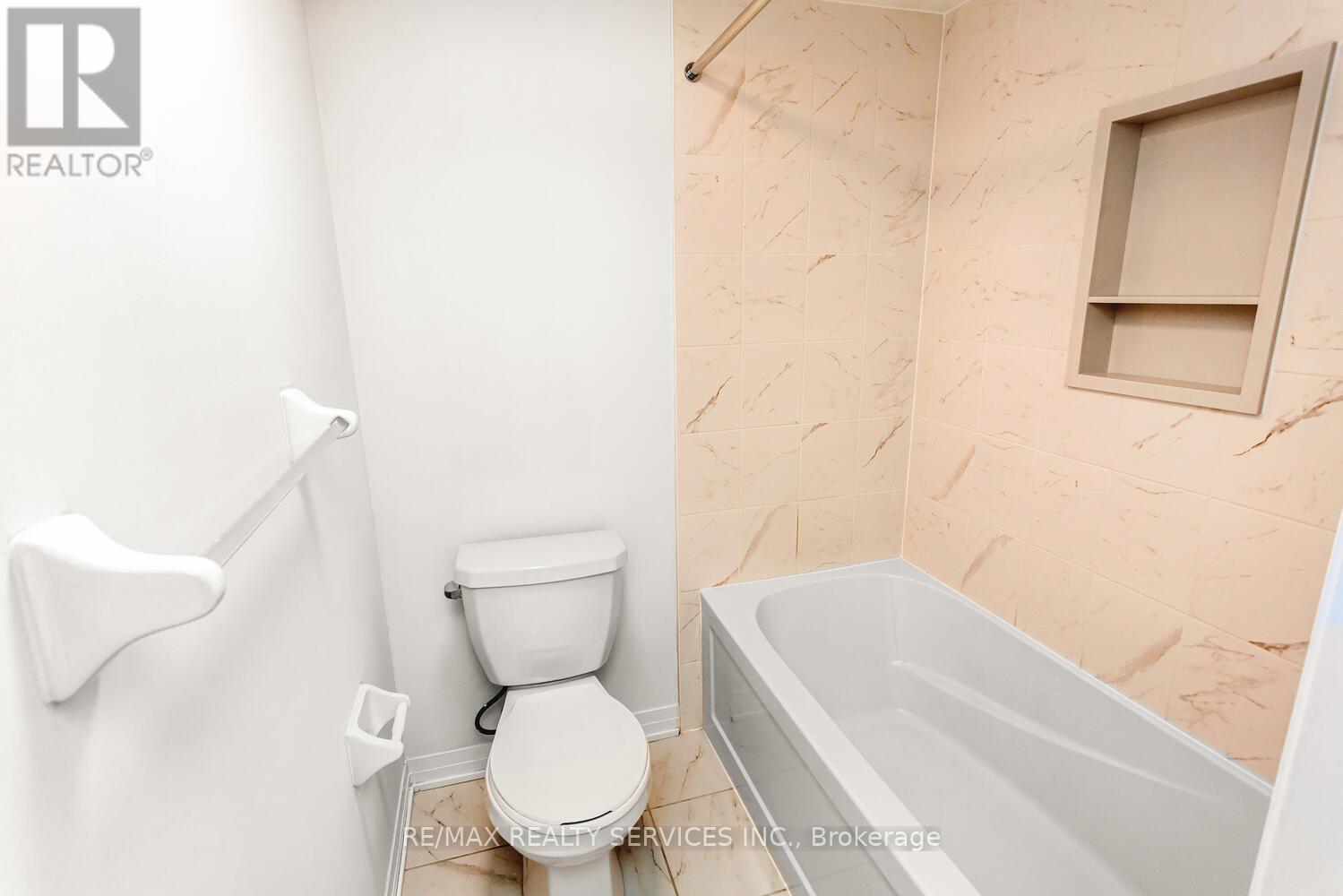 Photo 23 of 9 70 Baynes Way, Bradford West Gwillimbury ON