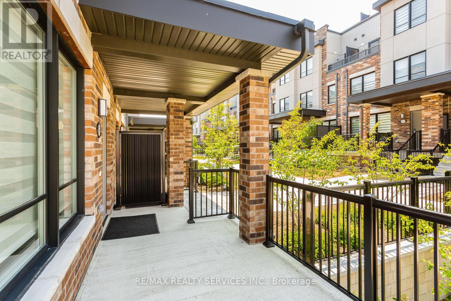 Photo 5 of 9 70 Baynes Way, Bradford West Gwillimbury ON