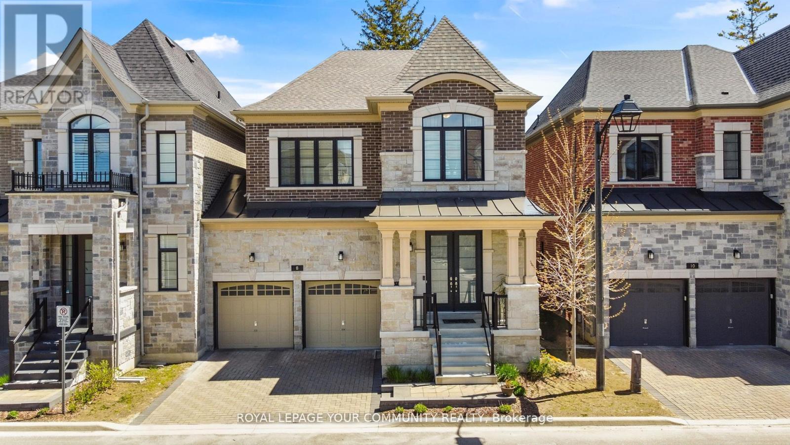 Photo 1 of 8 Duncombe Lane, Richmond Hill ON