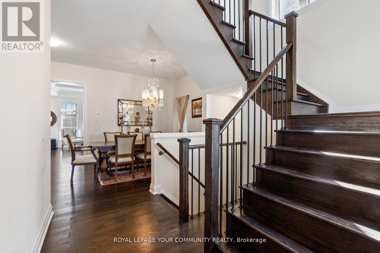 Photo 11 of 8 Duncombe Lane, Richmond Hill ON