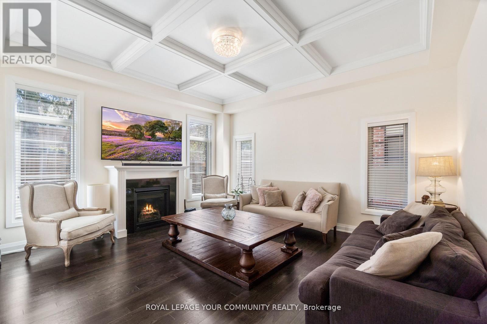 Photo 35 of 8 Duncombe Lane, Richmond Hill ON