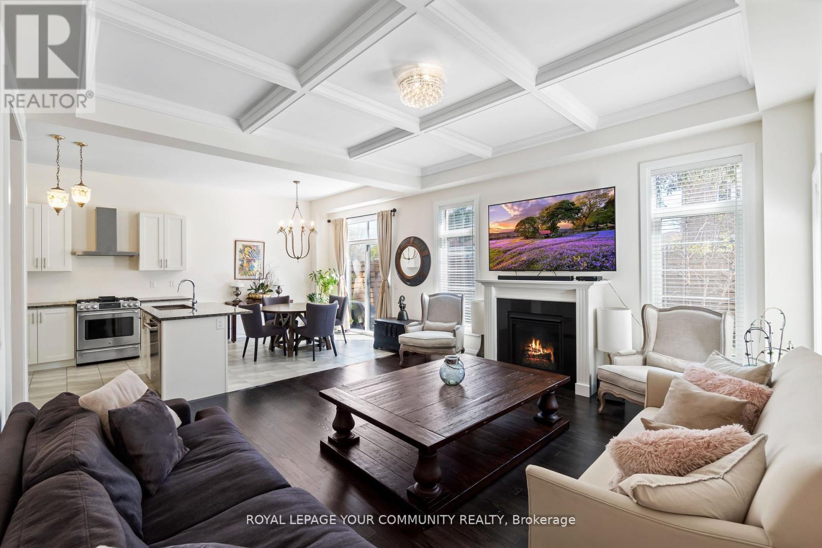 Photo 38 of 8 Duncombe Lane, Richmond Hill ON