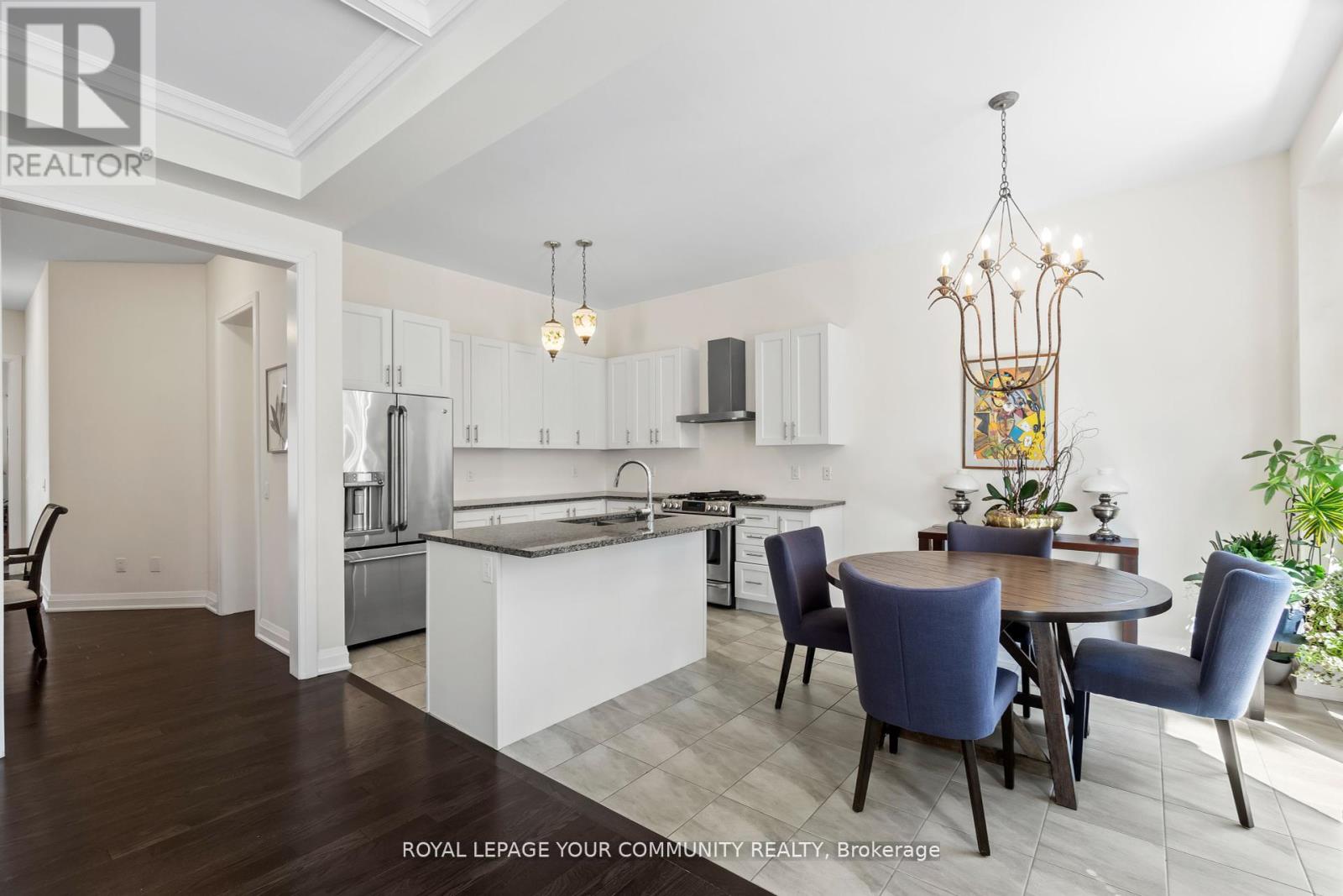 Photo 40 of 8 Duncombe Lane, Richmond Hill ON