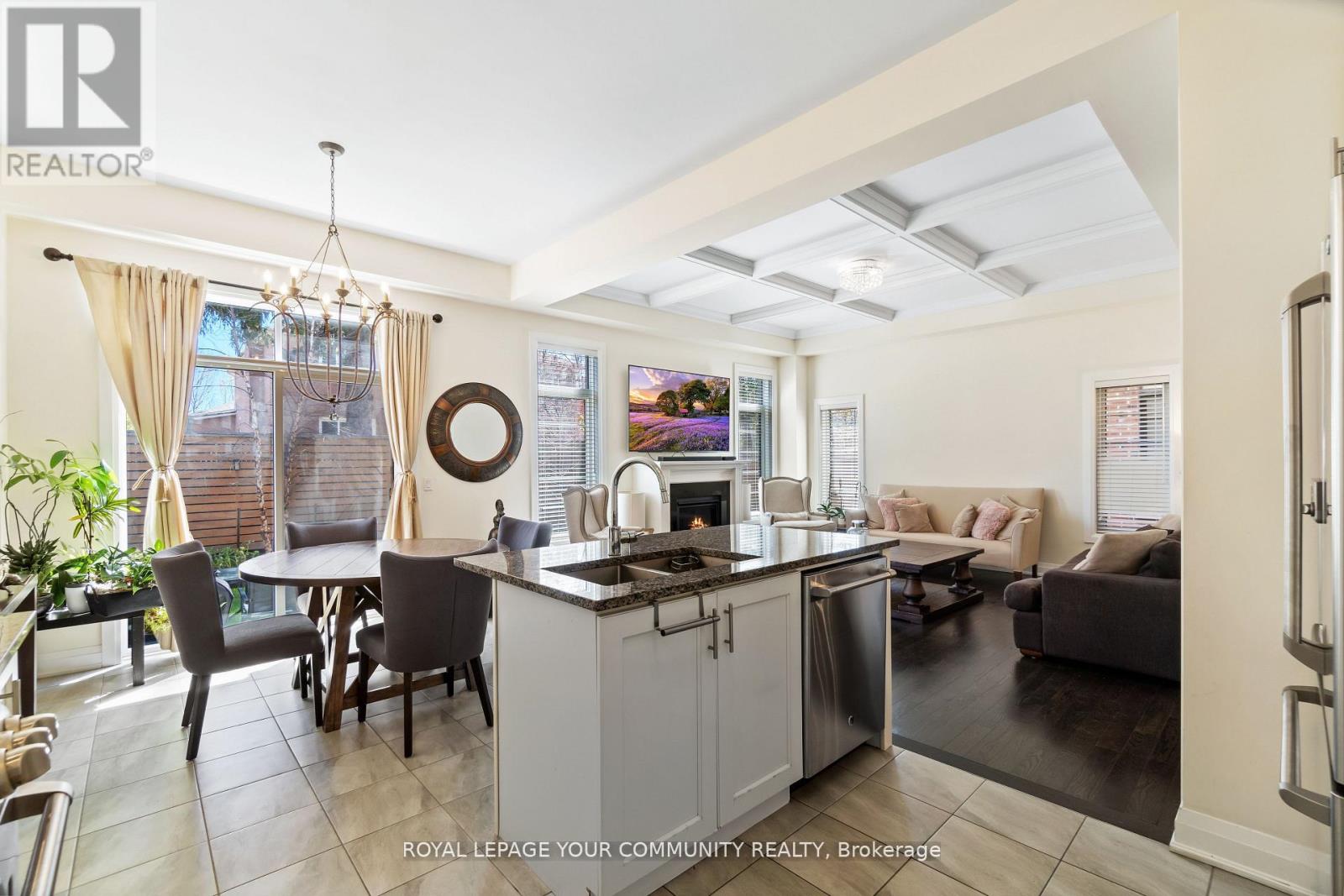 Photo 44 of 8 Duncombe Lane, Richmond Hill ON
