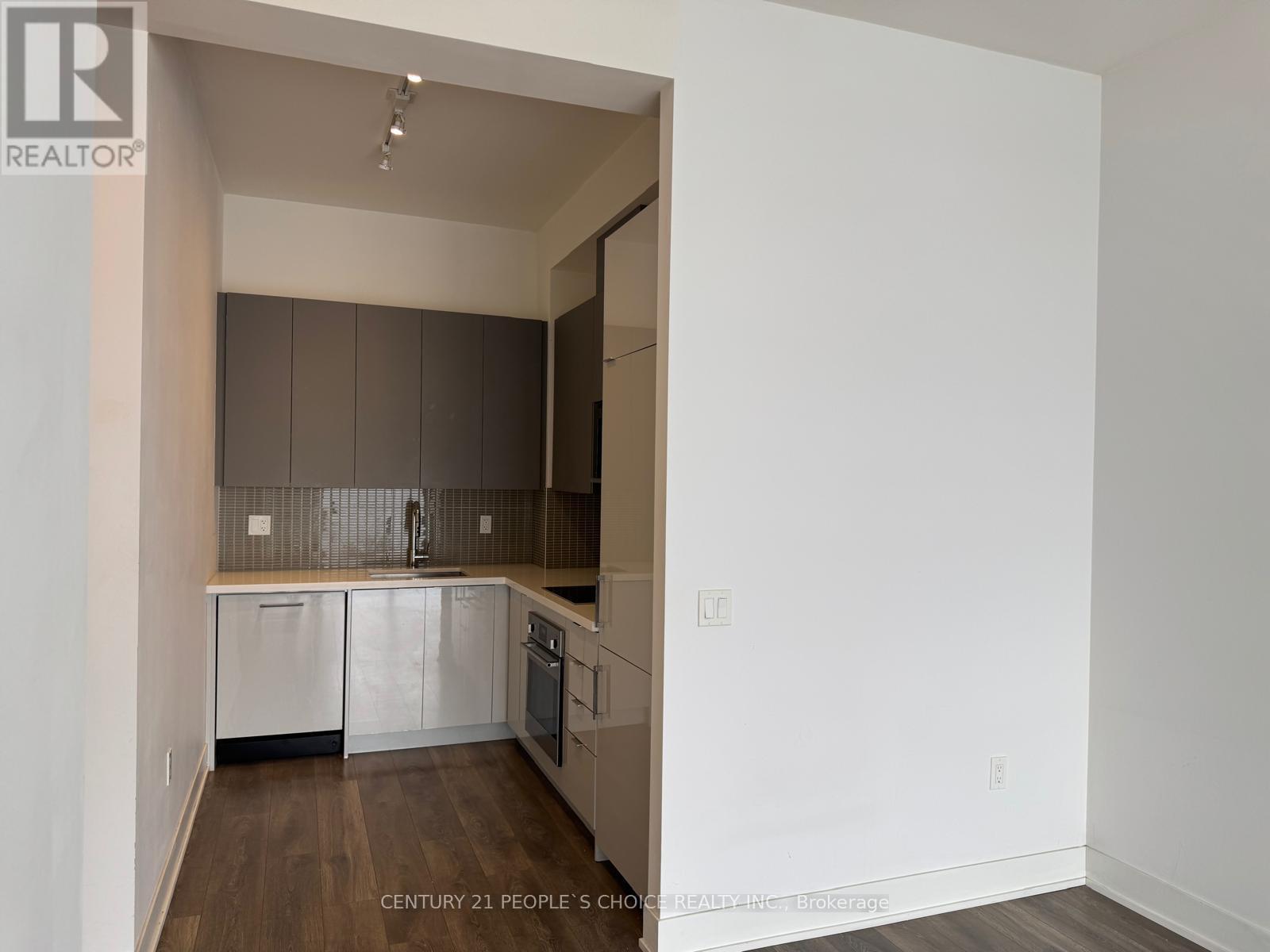 Photo 32 of 526 2908 Highway 7 Road, Vaughan ON