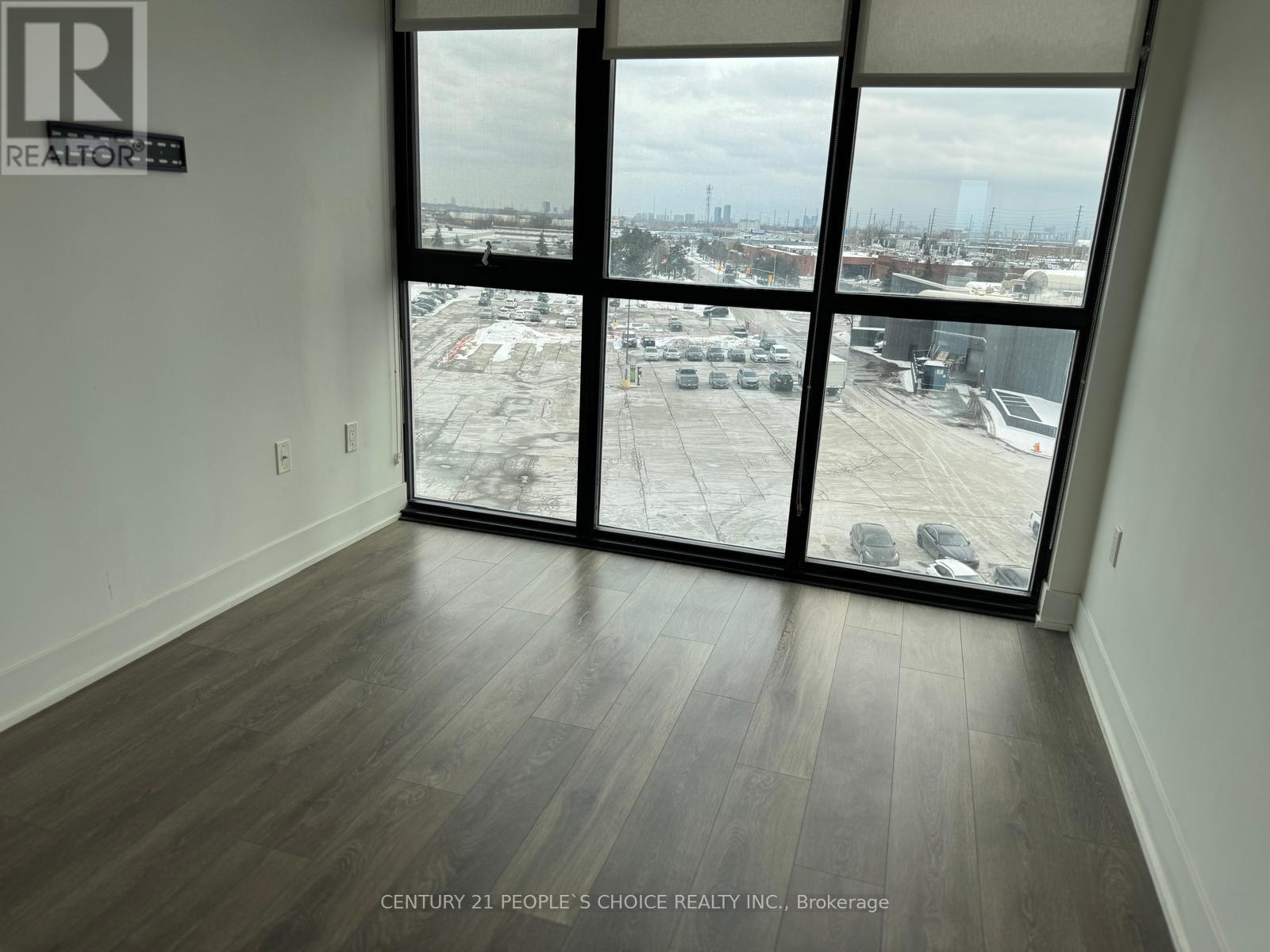 Photo 5 of 526 2908 Highway 7 Road, Vaughan ON