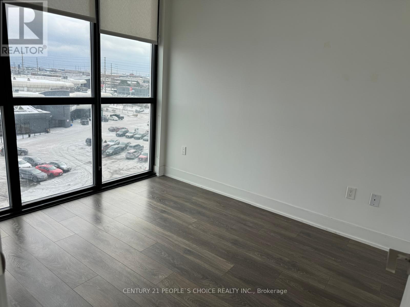 Photo 7 of 526 2908 Highway 7 Road, Vaughan ON