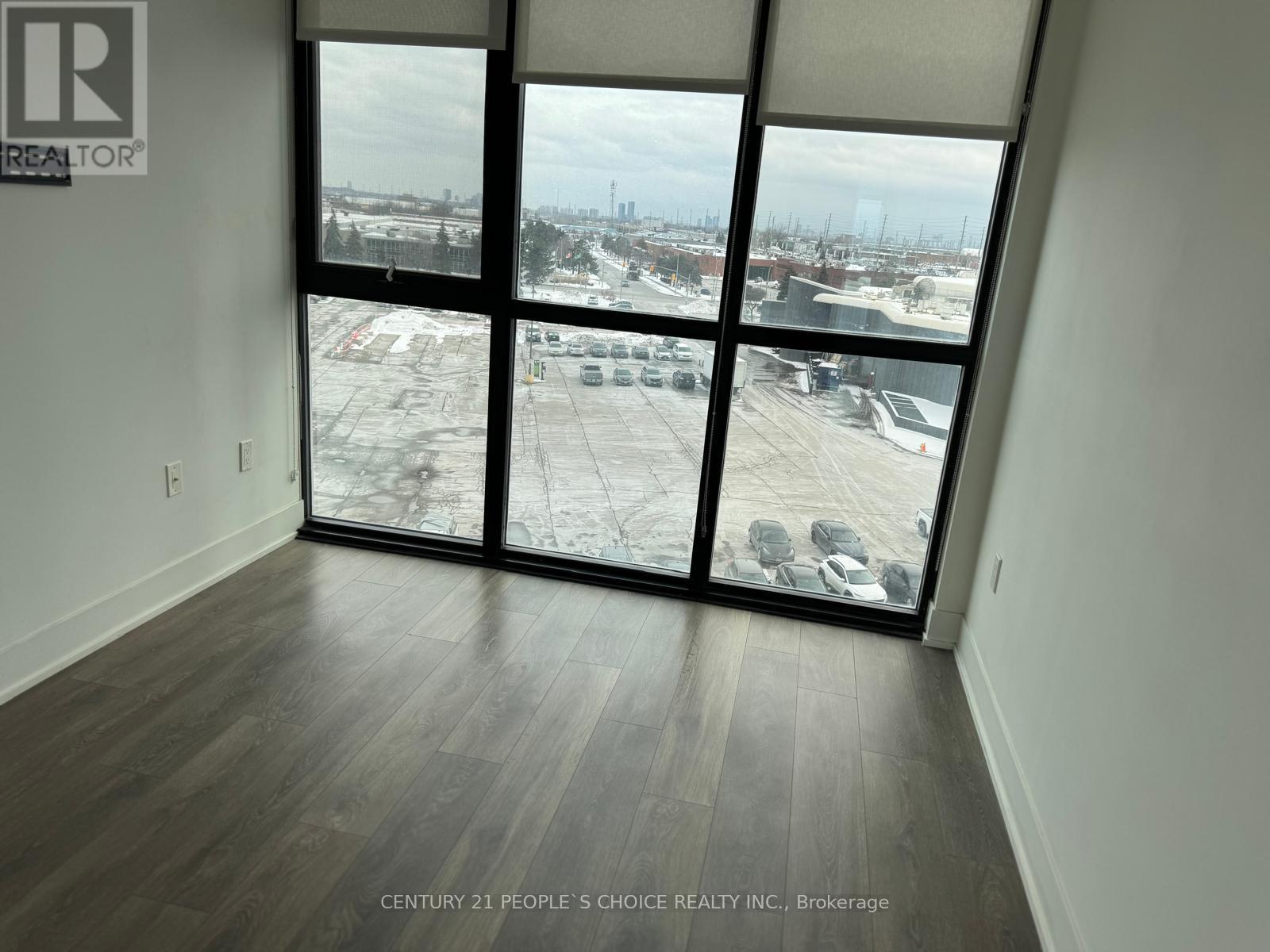 Photo 8 of 526 2908 Highway 7 Road, Vaughan ON
