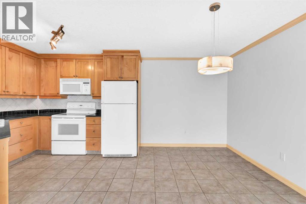 Photo 10 of 305 4555 Varsity Lane Nw, Calgary AB