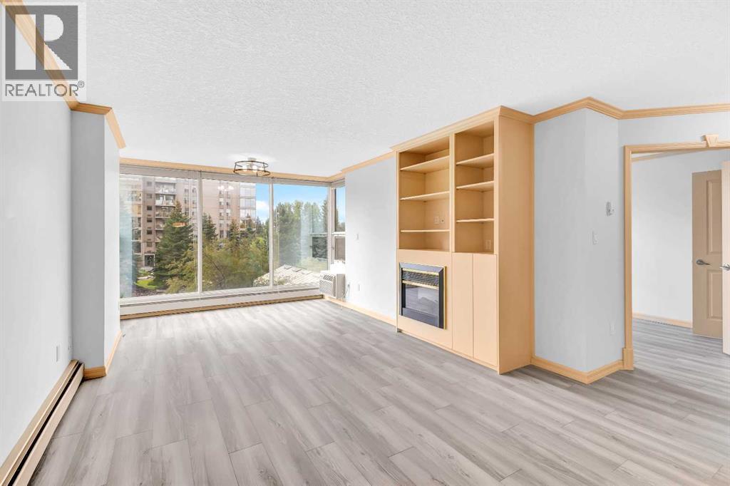 Photo 3 of 305 4555 Varsity Lane Nw, Calgary AB