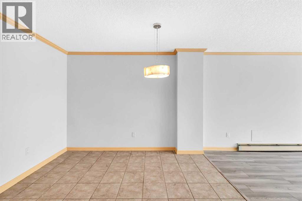 Photo 11 of 305 4555 Varsity Lane Nw, Calgary AB
