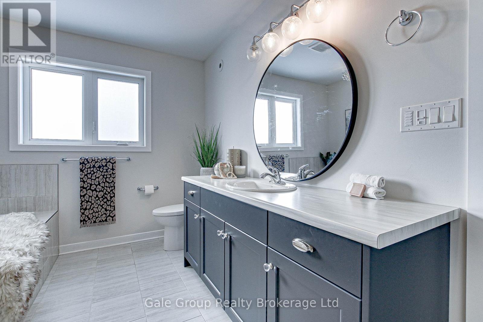 Photo 21 of 9 Clover Circle, St Thomas ON
